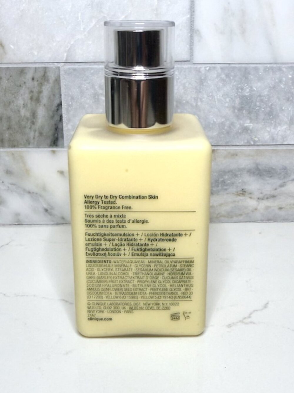 Clinique Dramatically Different Moisturizing Lotion+ - Jumbo Size - Picture 3 of 3